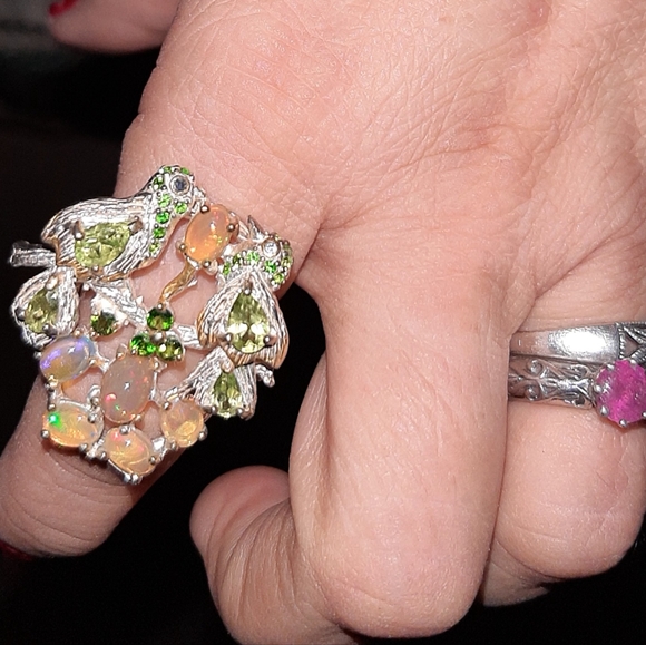 Ring - Picture 3 of 5